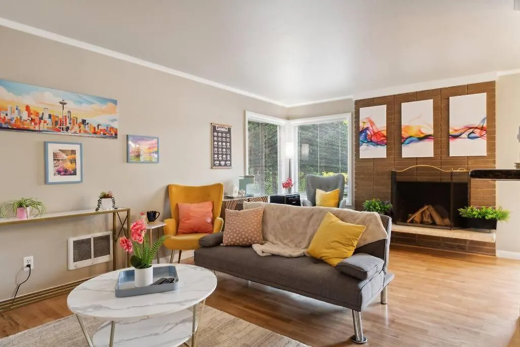 Apartment Vibrant 2Bed Condo - Stroll To Sea Space Needle Seattle