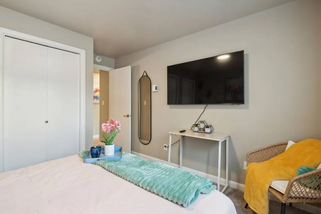 Vibrant 2Bed Condo - Stroll To Sea Space Needle Seattle 0*,