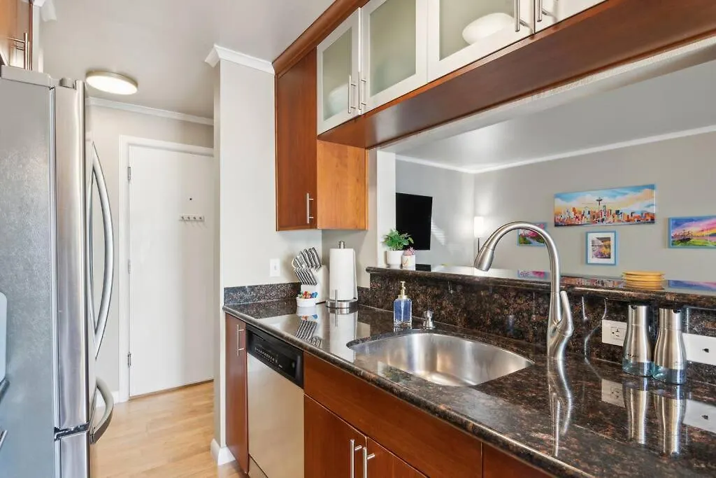 Vibrant 2Bed Condo - Stroll To Sea Space Needle Seattle 0*,  United States