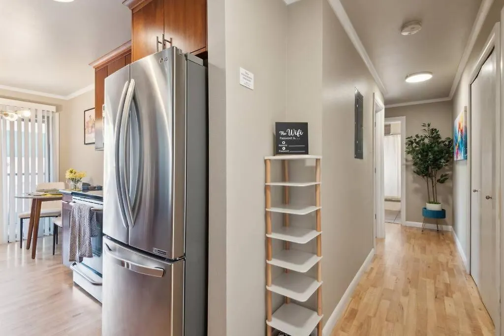 Vibrant 2Bed Condo - Stroll To Sea Space Needle Seattle